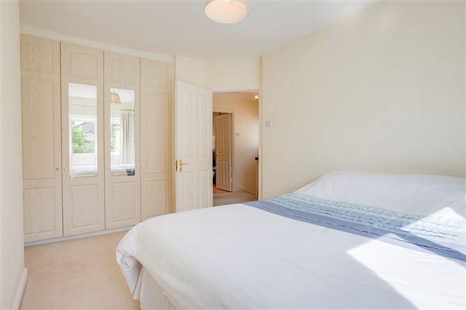 7 Wainsfort Manor Crescent, Terenure, Dublin 6W