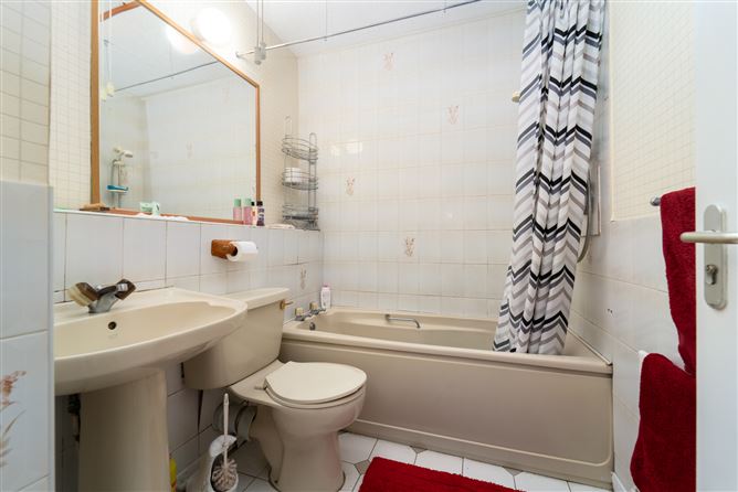 169 Oakcourt Drive, Palmerstown, Dublin 20