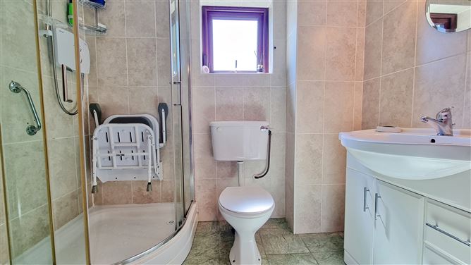 7 Rosebank, Oldbawn, Dublin 24