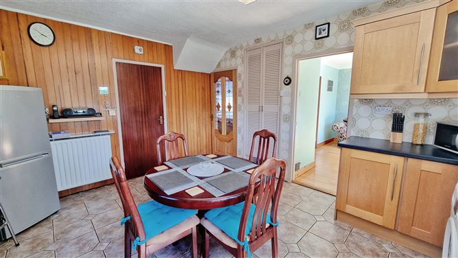 7 Rosebank, Oldbawn, Dublin 24