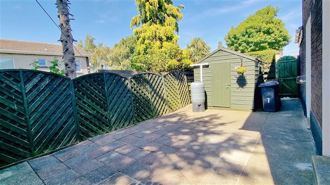 7 Rosebank, Oldbawn, Dublin 24