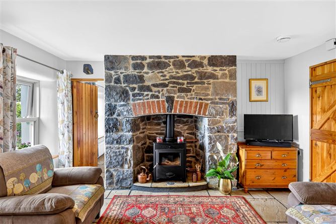 Nead An Dreoilín, Rathgranagher, Hollymount, County Mayo
