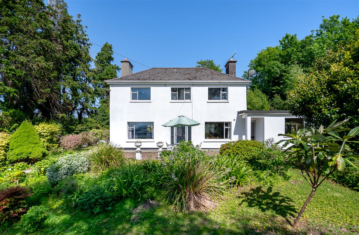 Woodside House, Sound Road, Kenmare, County Kerry, V93 X2R8
