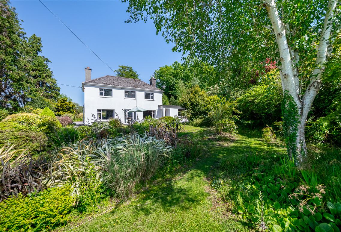 Woodside House, Sound Road, Kenmare, County Kerry, V93 X2R8 Woodside House, Sound Road, Kenmare, County Kerry, V93 X2R8