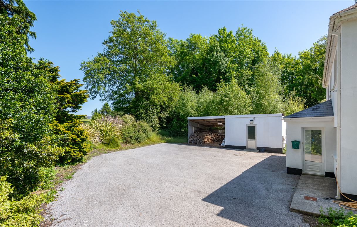 Woodside House, Sound Road, Kenmare, County Kerry, V93 X2R8 Woodside House, Sound Road, Kenmare, County Kerry, V93 X2R8