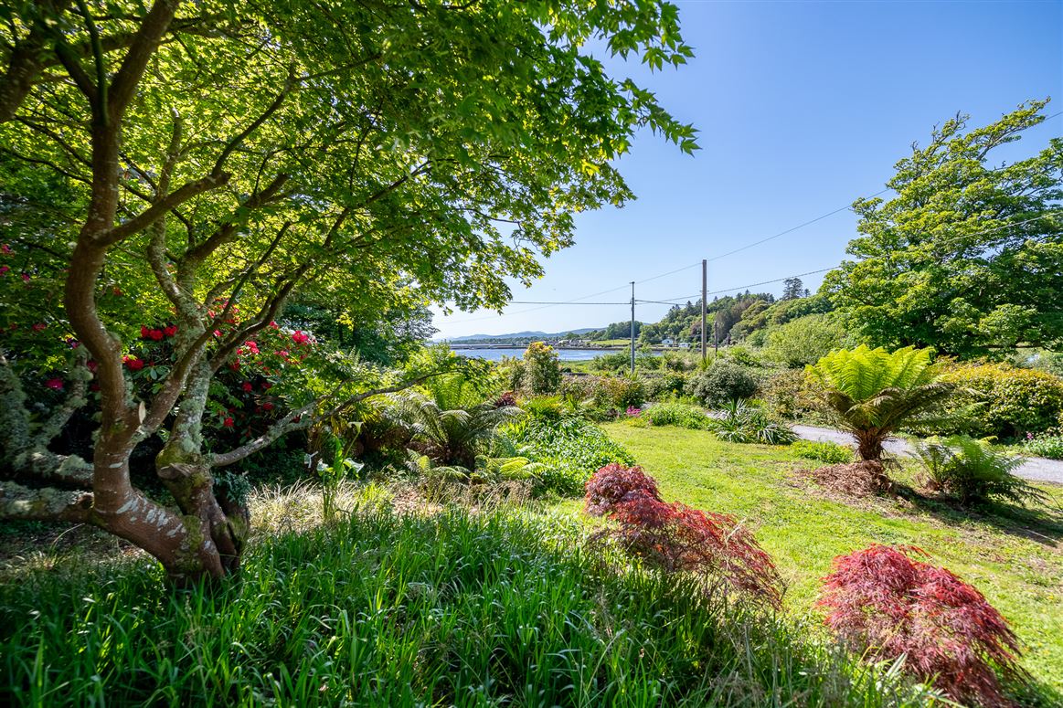 Woodside House, Sound Road, Kenmare, County Kerry, V93 X2R8 Woodside House, Sound Road, Kenmare, County Kerry, V93 X2R8