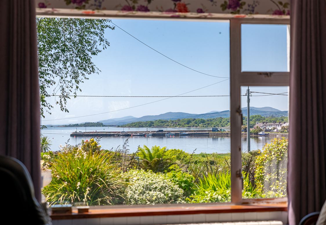 Woodside House, Sound Road, Kenmare, County Kerry, V93 X2R8 Woodside House, Sound Road, Kenmare, County Kerry, V93 X2R8