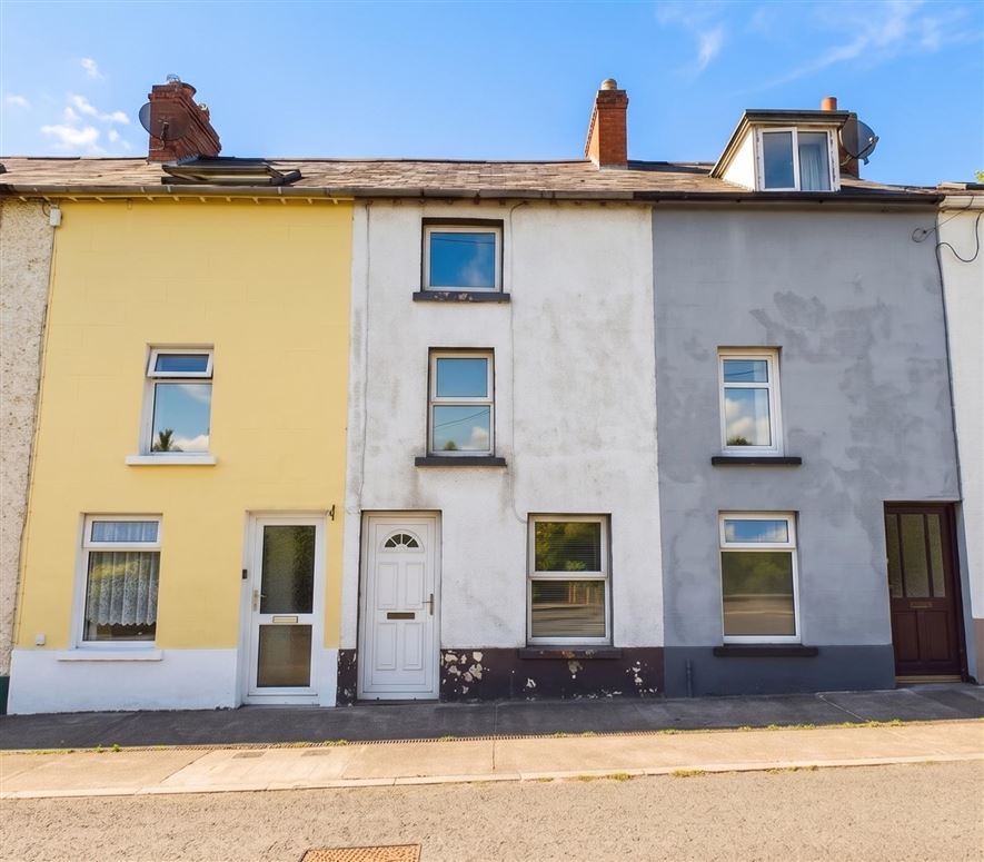 18 Roslea Road, Clones, Monaghan