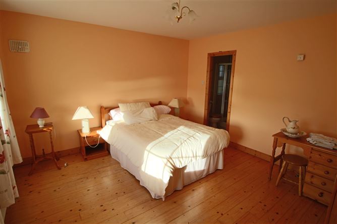 Roslei House, Tullylannan, Leitrim Village, Co. Leitrim