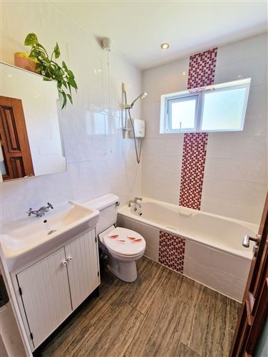 Roslevan, Tulla Road, Ennis, Co. Clare