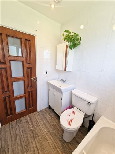 Roslevan, Tulla Road, Ennis, Co. Clare