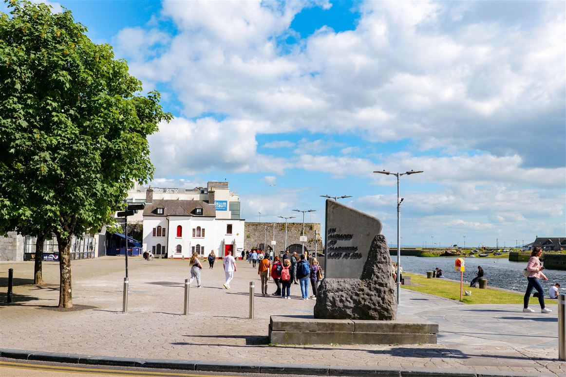 15 Cuirt Eanna, The Long Walk, Galway City