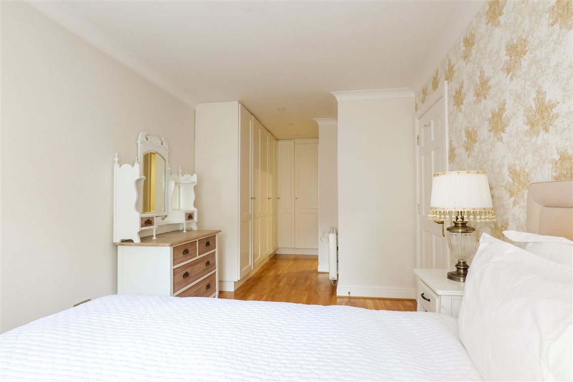 15 Cuirt Eanna, The Long Walk, Galway City