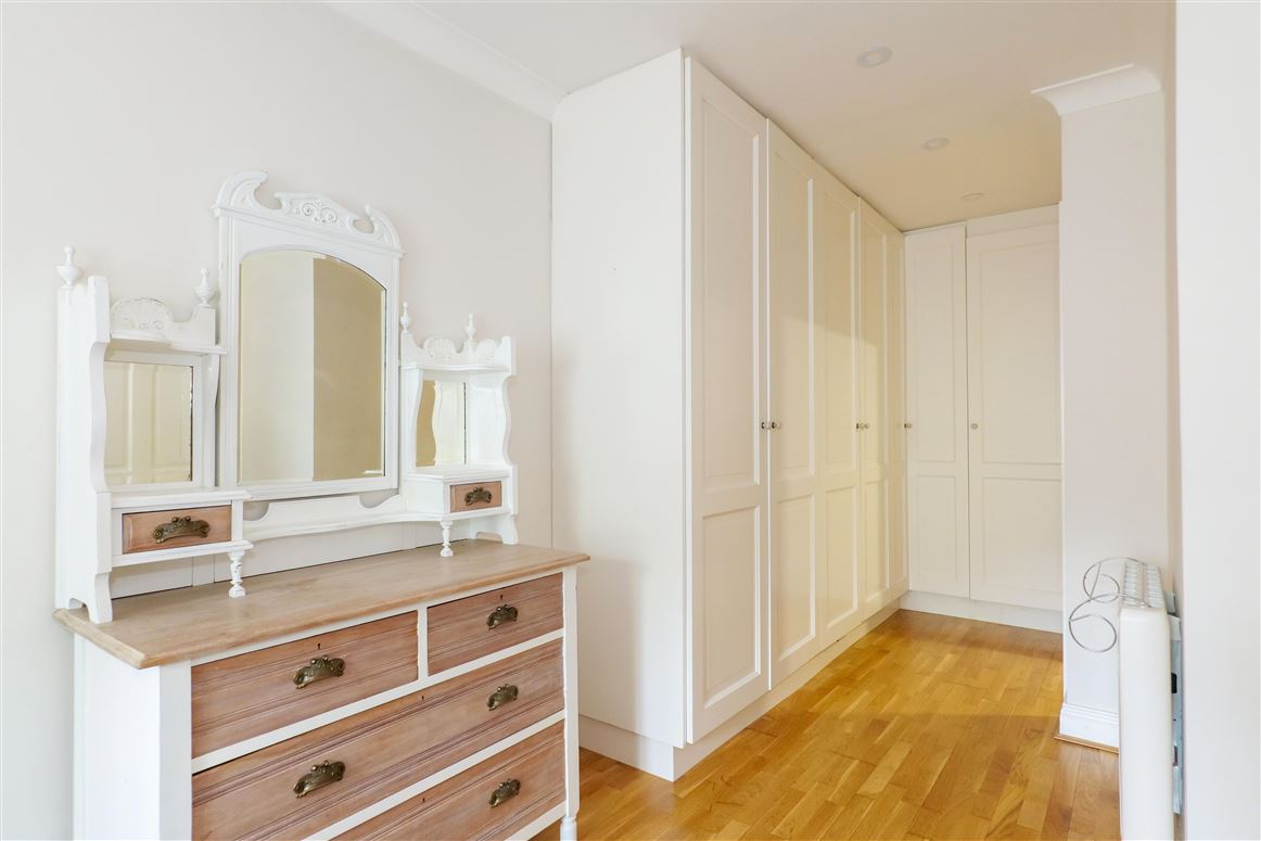 15 Cuirt Eanna, The Long Walk, Galway City