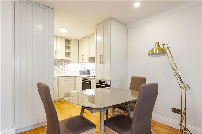 15 Cuirt Eanna, The Long Walk, Galway City