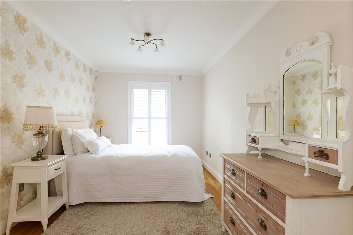 15 Cuirt Eanna, The Long Walk, Galway City