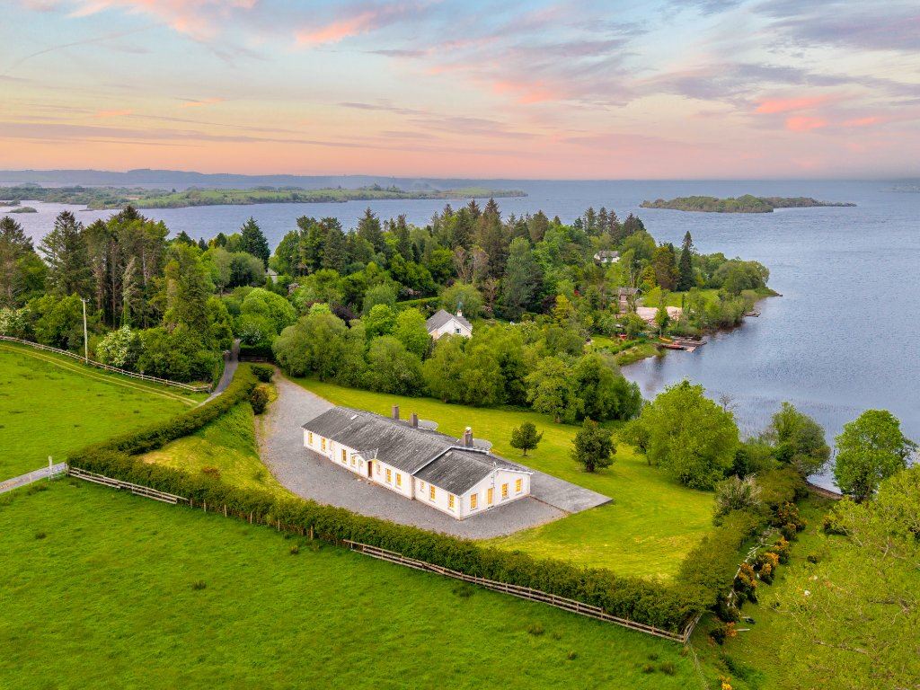Rinneroon Bay House, Lough Corrib, Oughterard, Co. Galway