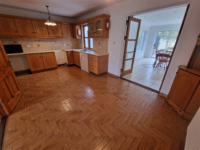 27 Ard Na Gaoithe, Circular Road, Ennis, Co. Clare