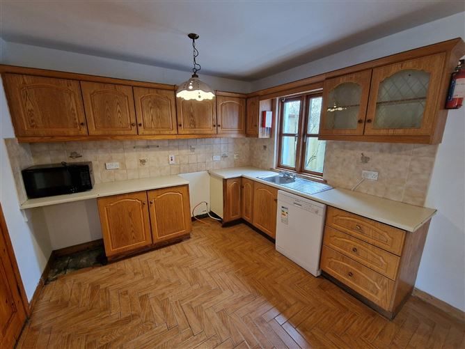 27 Ard Na Gaoithe, Circular Road, Ennis, Co. Clare