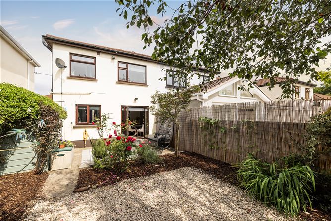 11 Oak Grove, Royal Oak, Santry, Dublin 9