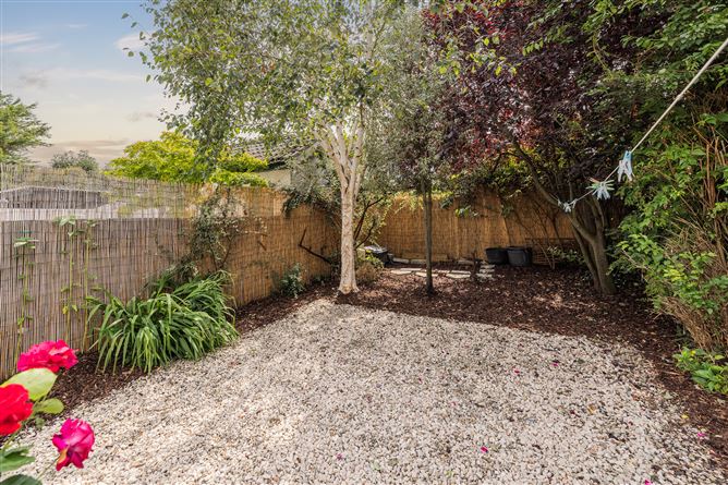 11 Oak Grove, Royal Oak, Santry, Dublin 9