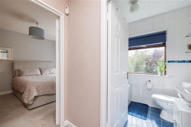 11 Oak Grove, Royal Oak, Santry, Dublin 9
