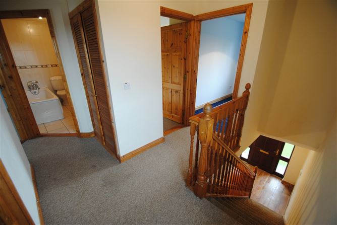 27 Rosslands, Roscrea, Co.Tipperary