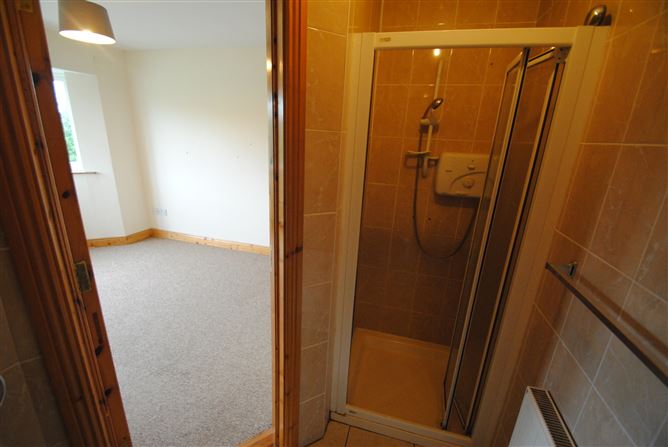 27 Rosslands, Roscrea, Co.Tipperary