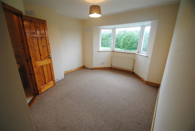 27 Rosslands, Roscrea, Co.Tipperary