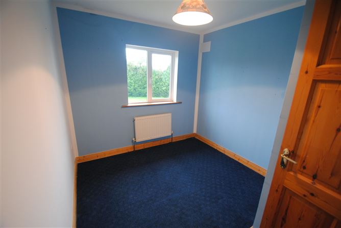 27 Rosslands, Roscrea, Co.Tipperary
