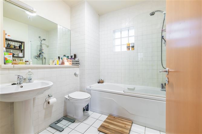 64 The Atrium, Roebuck Hill Apts., Clonskeagh, Dublin 14