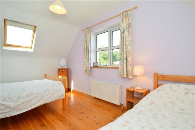 4 The Old Cottages, Roundstone, Galway