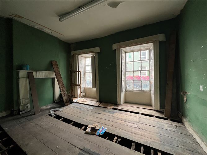 9 Lower Castle Street, Tralee, Kerry
