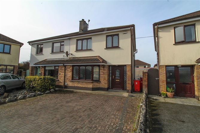 10 Racecourse Lawn, Monivea Road, Ballybrit, Galway