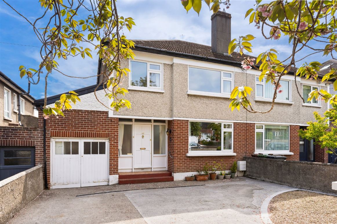 42 Foxrock Park, Foxrock, Dublin 18