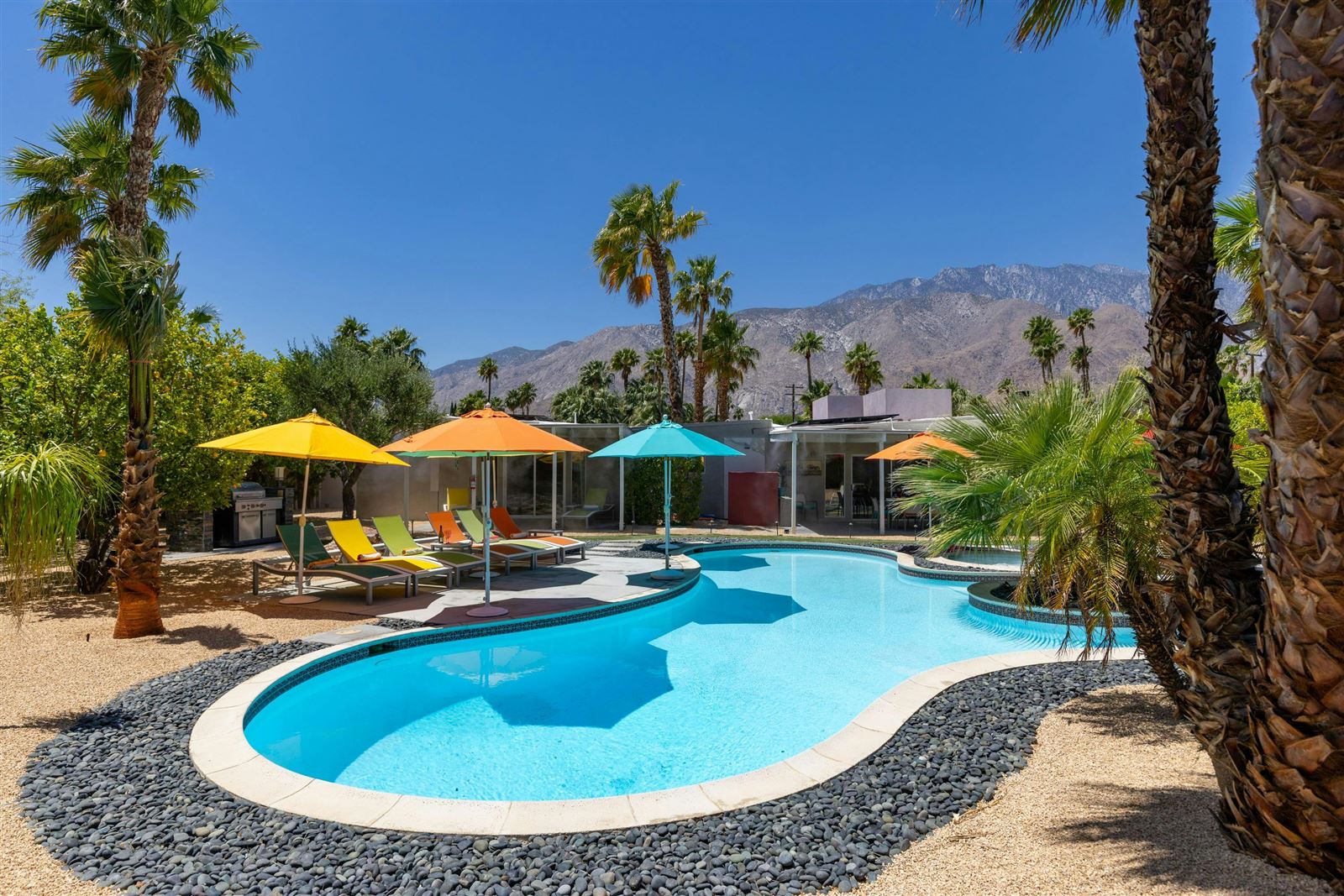 Photo 1 of 10 — Sun's Warmth Retreat,Palm Springs,California,USA
