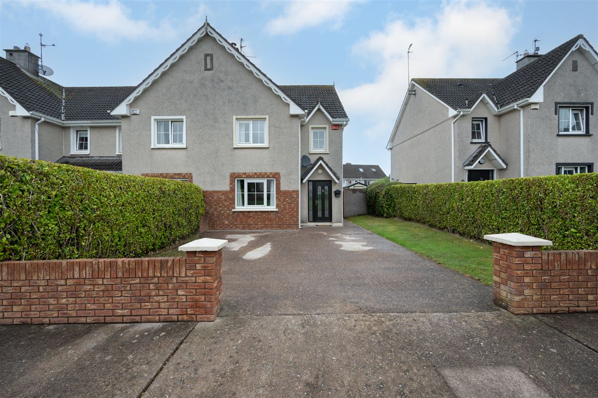 17 The Cedars, Classes Lake, Ovens, Cork
