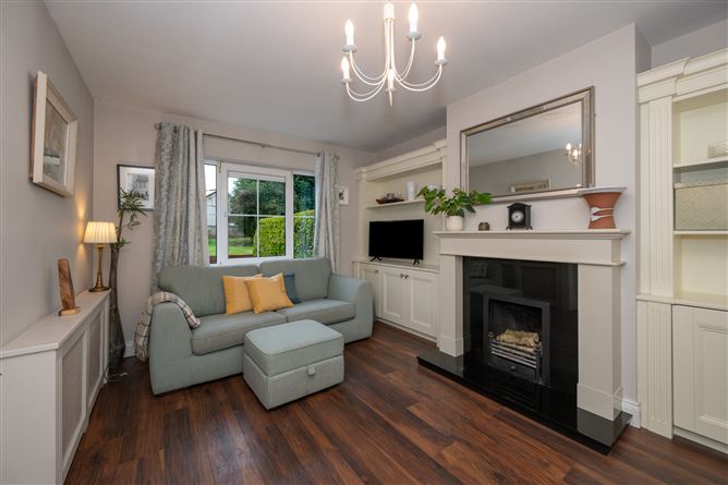 17 The Cedars, Classes Lake, Ovens, Cork