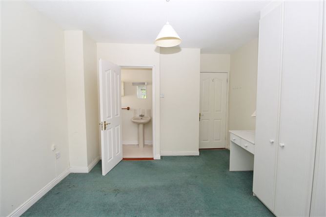 28 Laverna Dale, Castleknock, Dublin 15