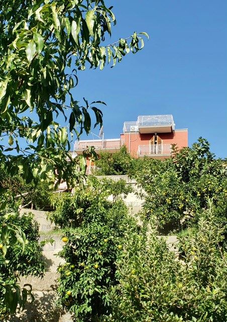 Private, Postoleone, Sicily, Graniti