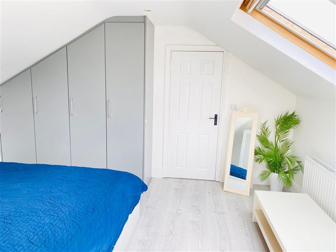 Glencairn rise, Leopardstown,   Dublin 18, D18