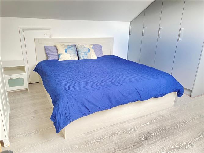 Glencairn rise, Leopardstown,   Dublin 18, D18