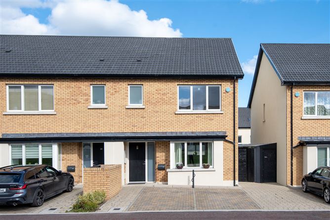 18 Clay Farm Green, Leopardstown, Dublin 18
