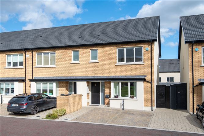 18 Clay Farm Green, Leopardstown, Dublin 18