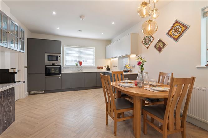 18 Clay Farm Green, Leopardstown, Dublin 18