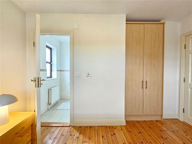 32 Ard Na Mainistreach, Quin, Co. Clare.
