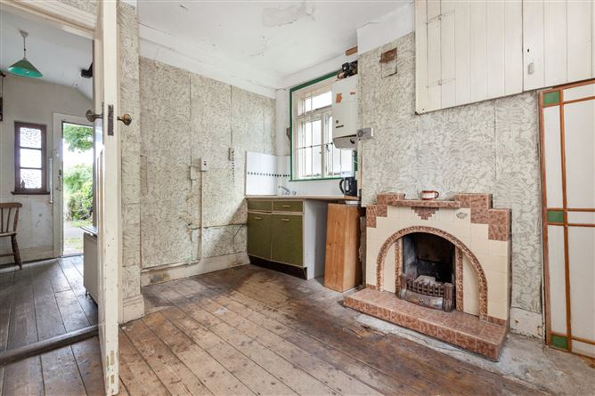 35 Ellesmere Avenue, North Cirrcular Road, Dublin 7