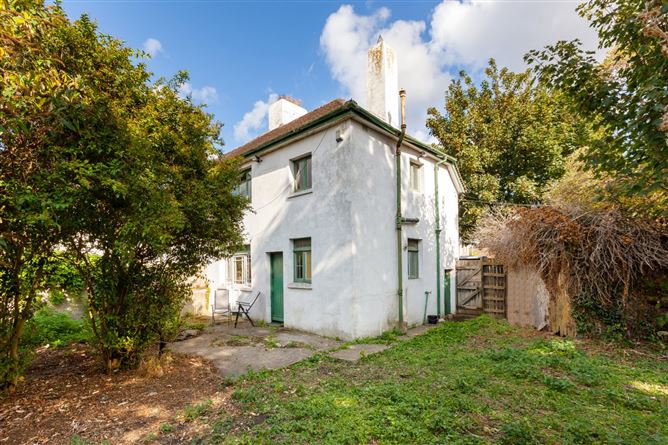 35 Ellesmere Avenue, North Cirrcular Road, Dublin 7