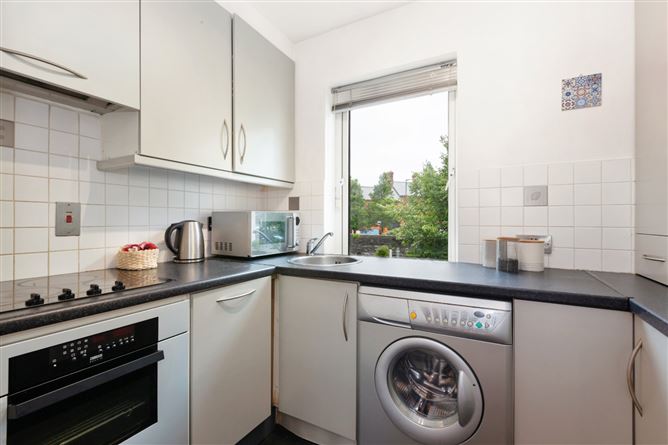 49 Rathdown Square, North Circular Road, Dublin 7