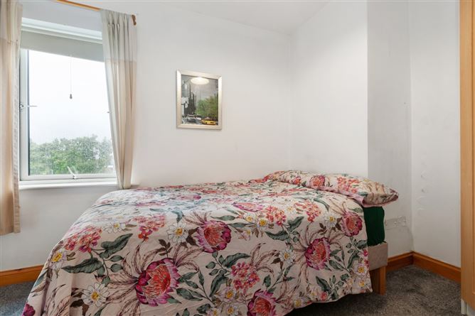 49 Rathdown Square, North Circular Road, Dublin 7